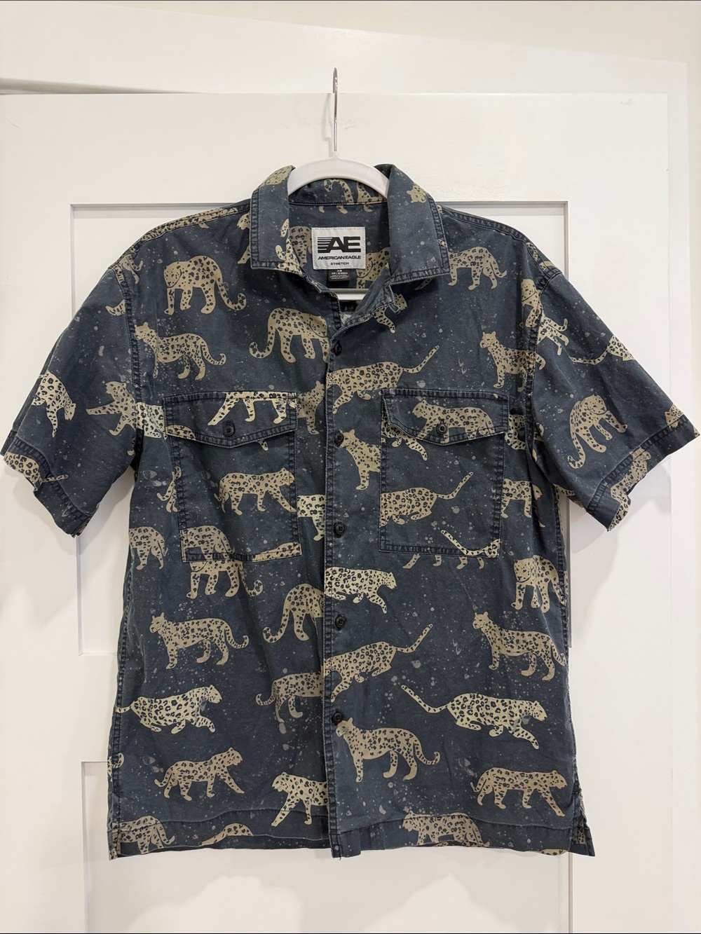 Vintage American Eagle Men’s Leopard Cheetah Print Utility Button-Up Shirt XS